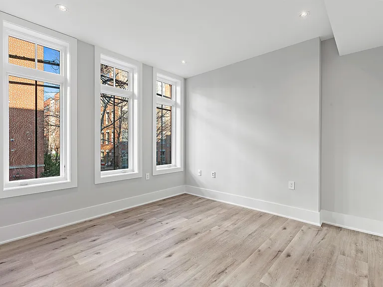 727 Adams St — Photo 14