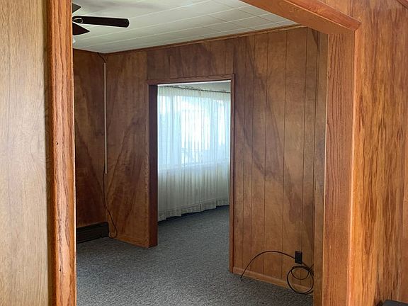 3rd image of 107 Peninsula Blvd