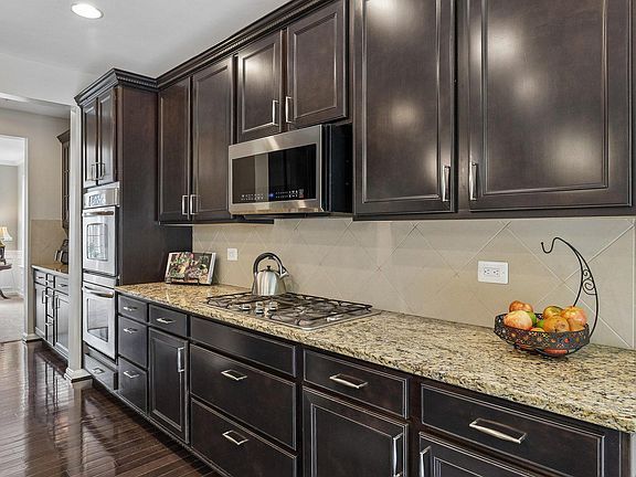 3rd image of 9777 Leighland Ct