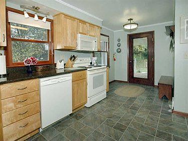 3rd image of 3458 Burnett Dr