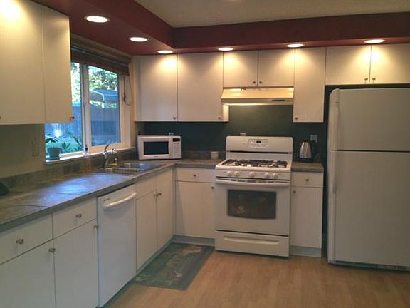 3rd image of 5110 Berger Dr SE