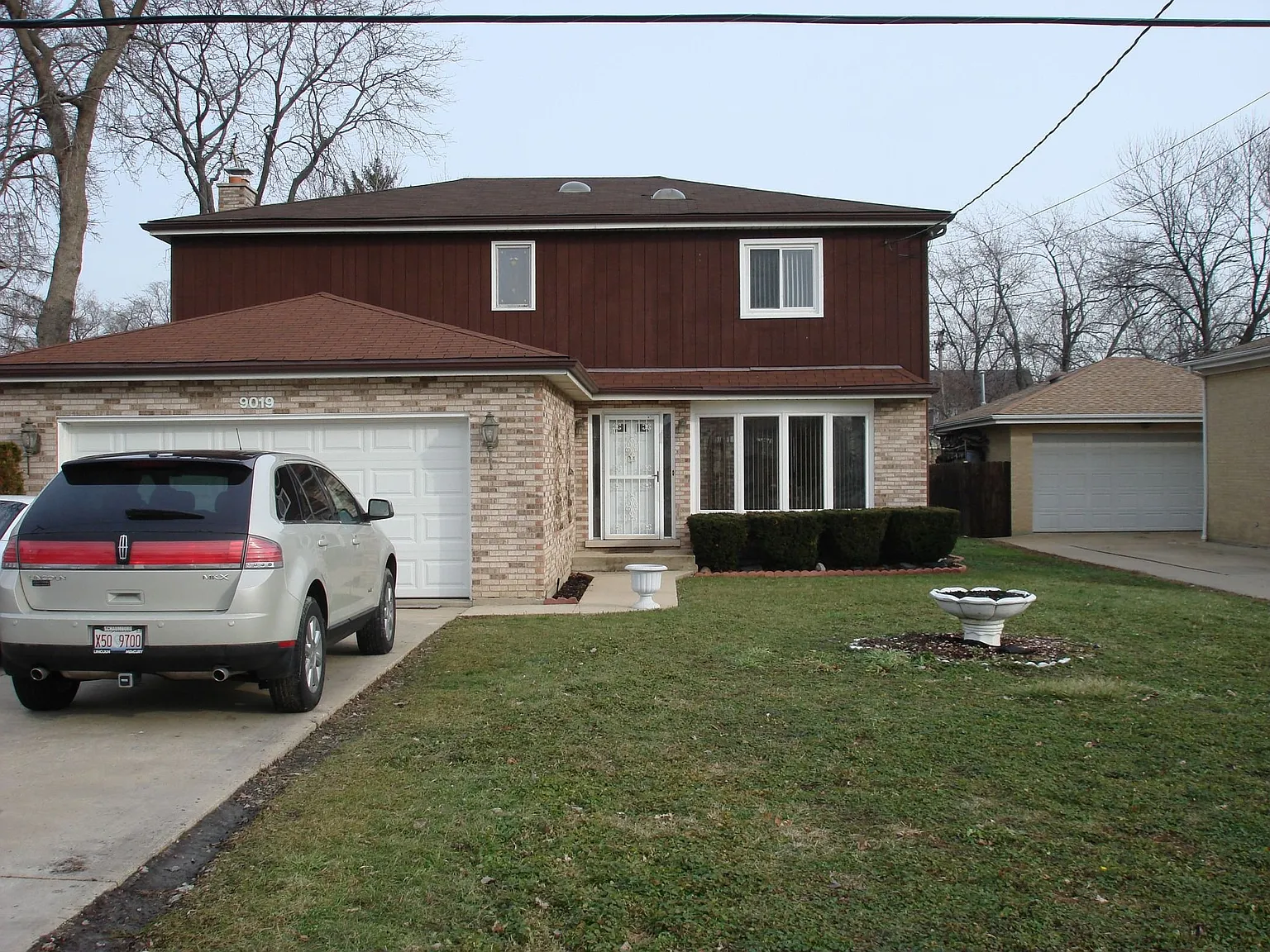 9019 N Western Ave photo 1