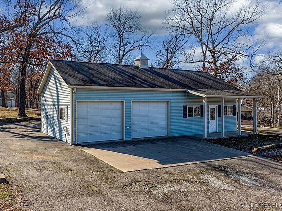 5th image of 76 Circle Dr
