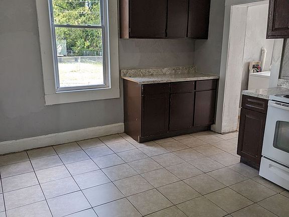 5th image of 1503 Elm Ave APT A