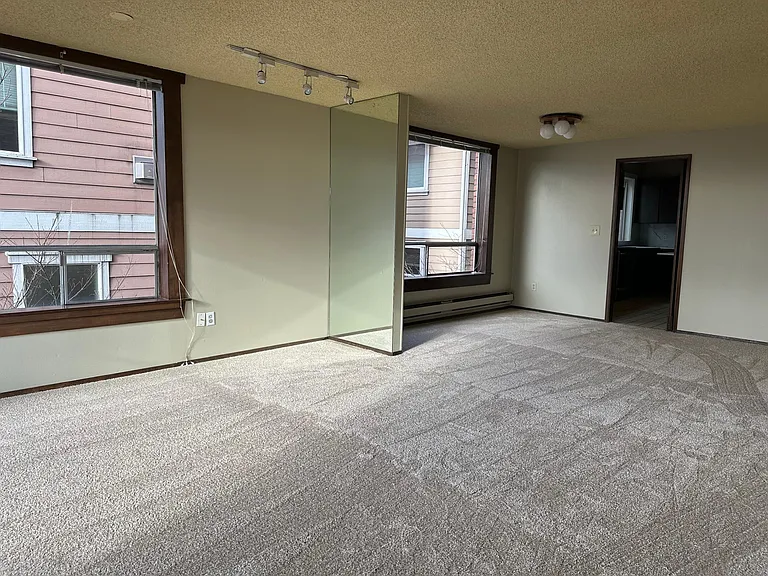 602 Melrose Ave E #202 — Photo 3