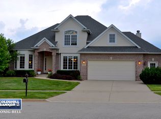 311 Alden Dr, Sycamore, IL 60178