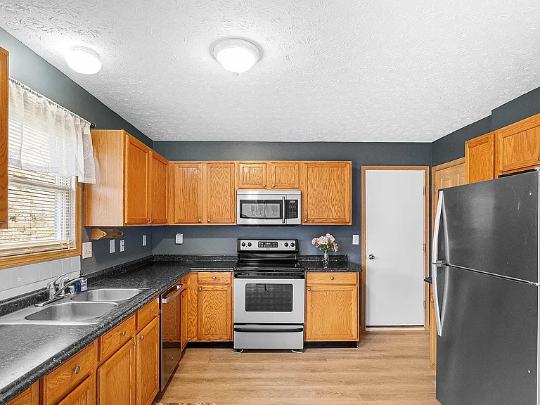 6640 Calm River Way — Photo 8