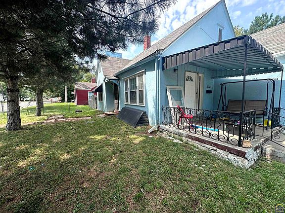 2nd image of 2845 SE Michigan Ave