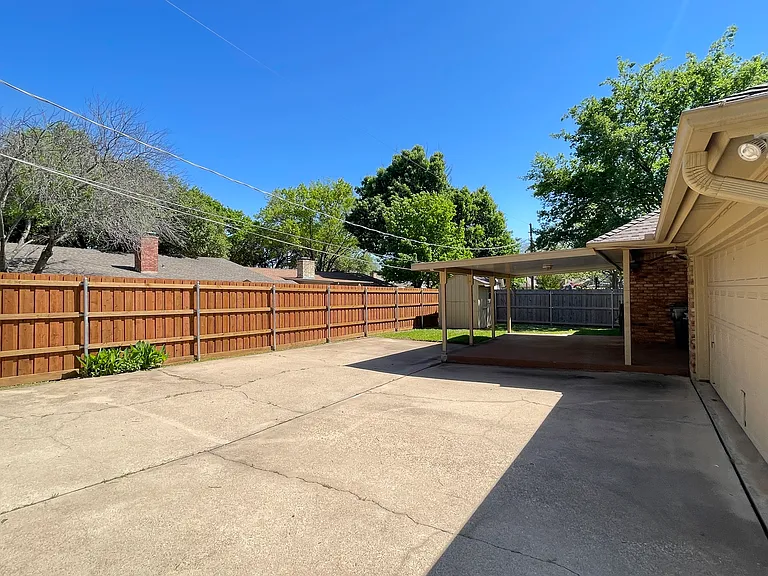 2709 Serenade Ct — Photo 24