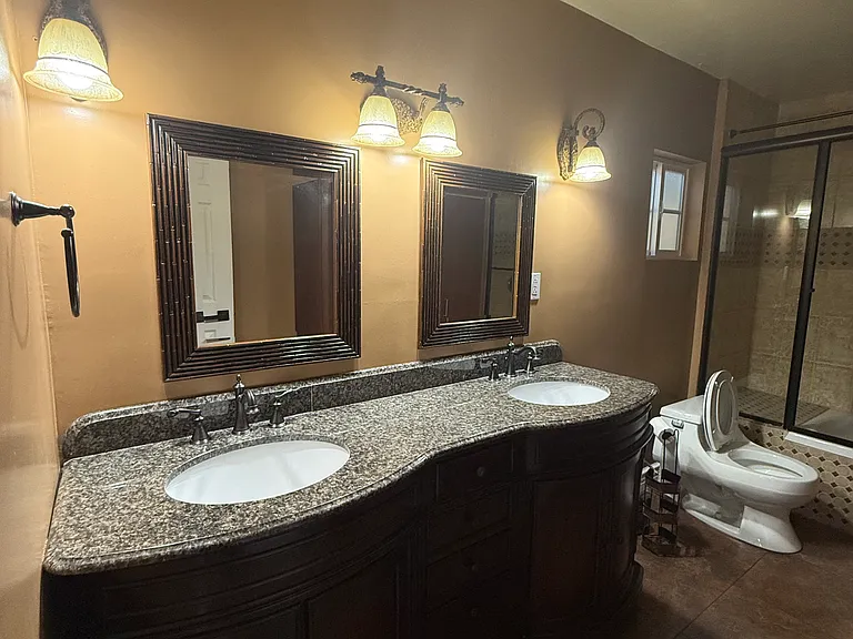 1125 Stanley Ave — Photo 6
