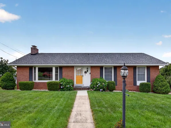 328 Antietam Dr, Waynesboro, PA 17268