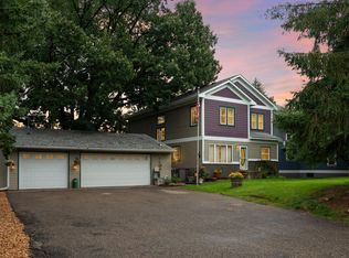 1608 E Shore Dr, Saint Paul, MN 55106