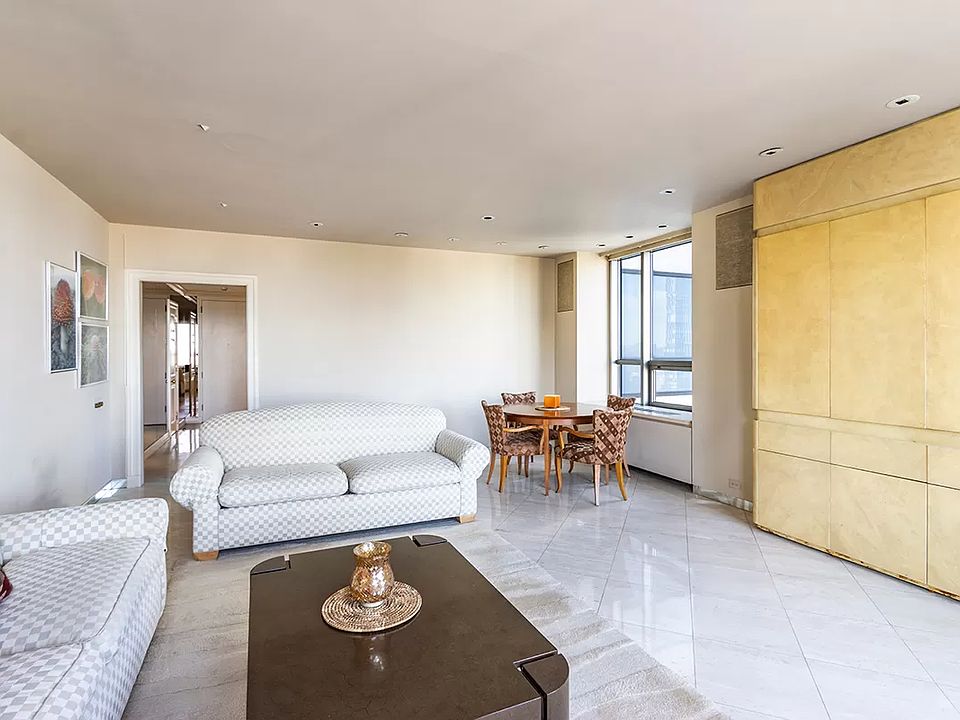 1st image of 15 W 53rd St #50F