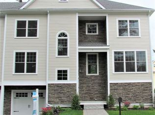 7 Trout Pond Ln, Needham, MA 02492