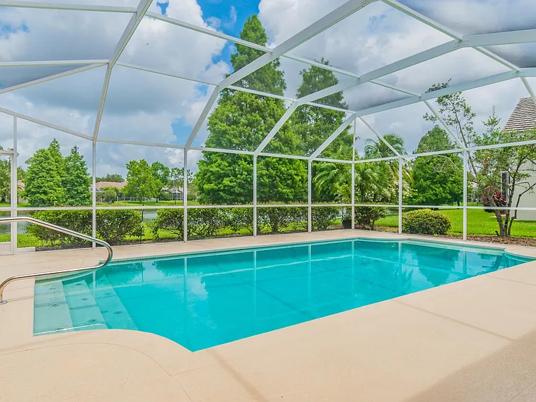 10559 Greencrest Dr — Photo 8