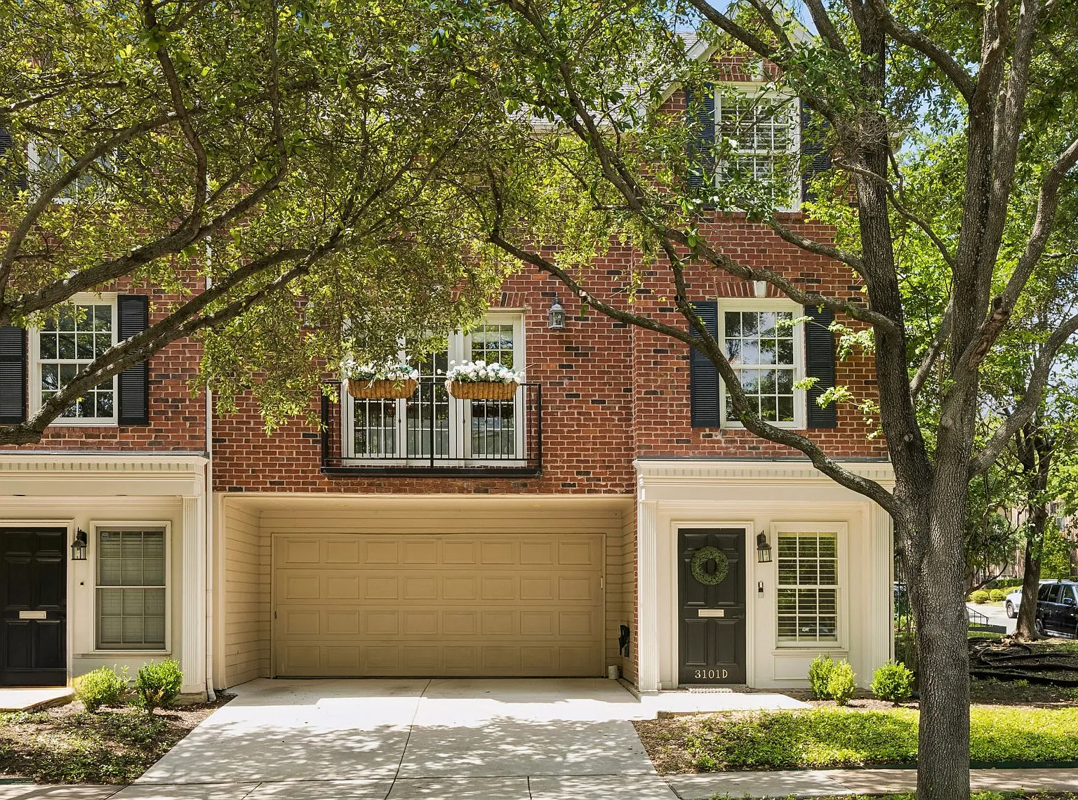 3 bed, 3.5 bath, 1870 sqft, $5,600 — Photo 1