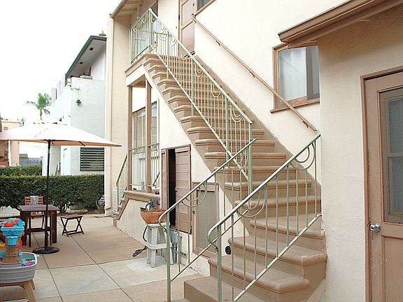 2nd image of 7624 Norton Ave #7626-1/2