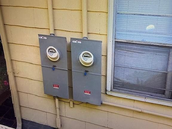 4th image of 616 Monroe St NE