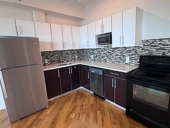 5th image of 29-28 41st Ave #1002
