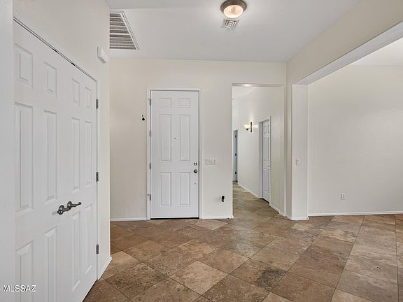4th image of 668 W Camino Tunera