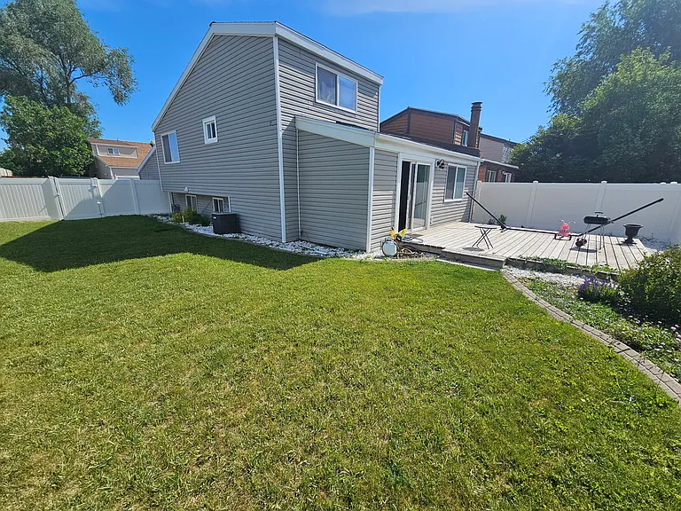 2333 W 4150 S — Photo 13