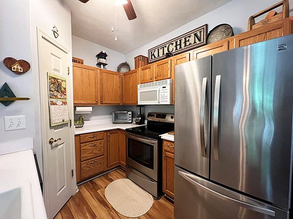 2nd image of 152 Saddlebrook Ln Unit 467