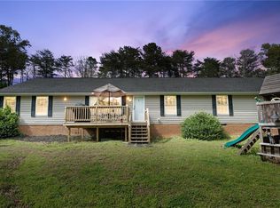 1881 S Waterside Dr, Lanexa, VA 23089