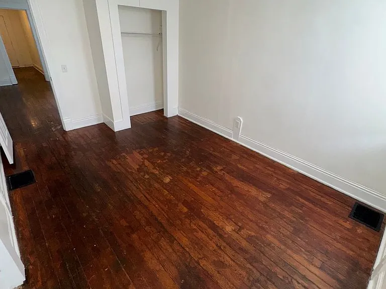 1431 S Floyd St — Photo 29