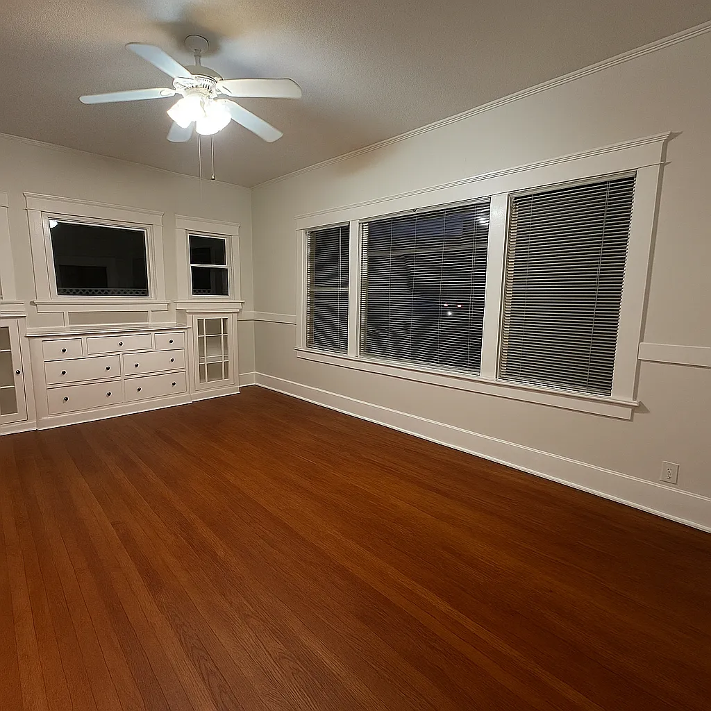 Building Photo - 1065 E Ocean Blvd #2