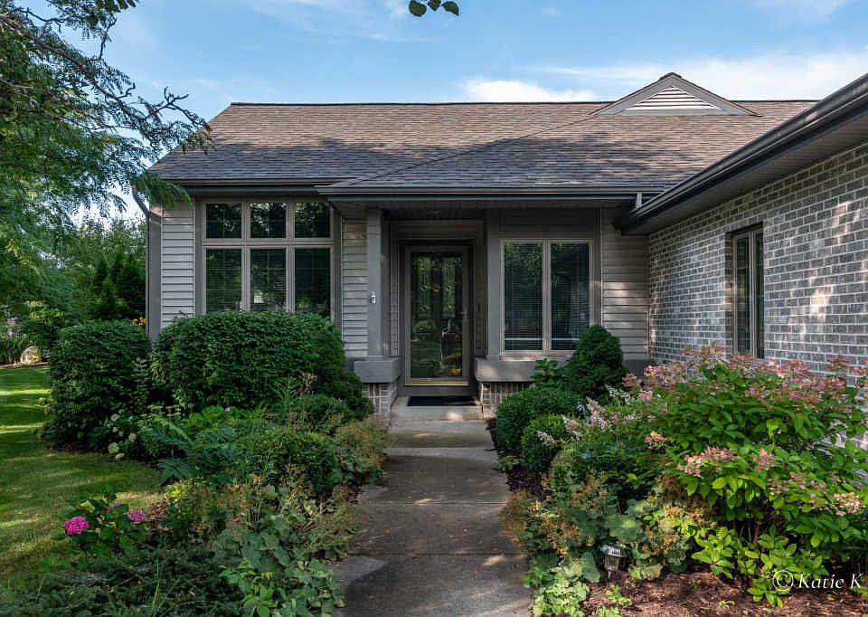 1st image of 1955 Hidden Oak Ct SE #16