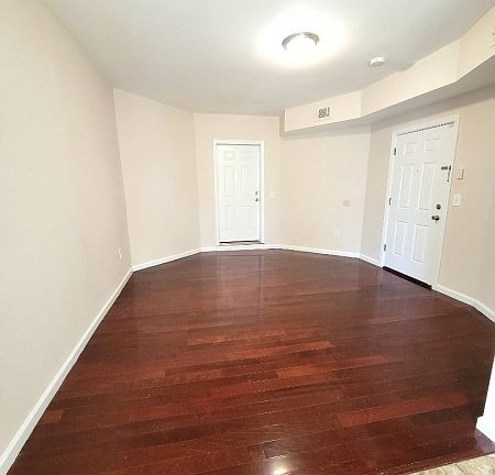 5th image of 222 Amherst St APT 2