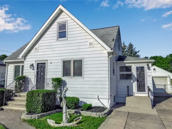 62 Warren Ave, West Seneca, NY 14224