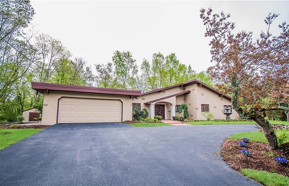 1st image of 105 Brisas Cir