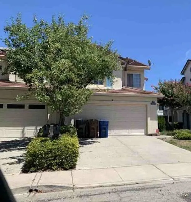 1727 Periwinkle Way photo 1