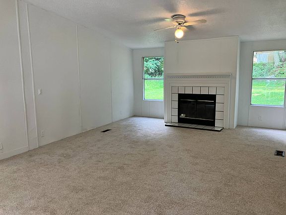 2nd image of 135 Sanders Ln