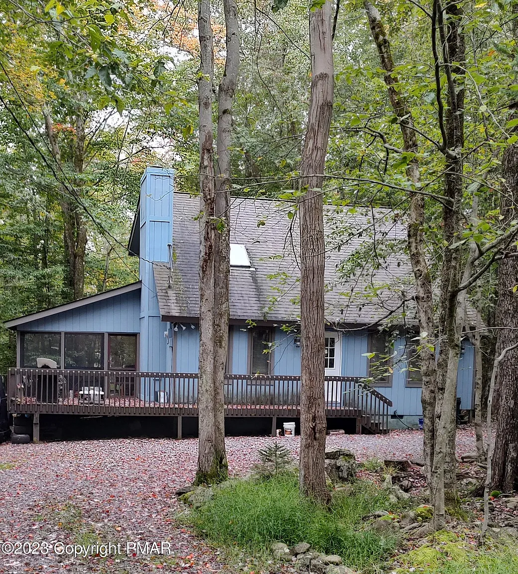233 Farmers Ln photo 1