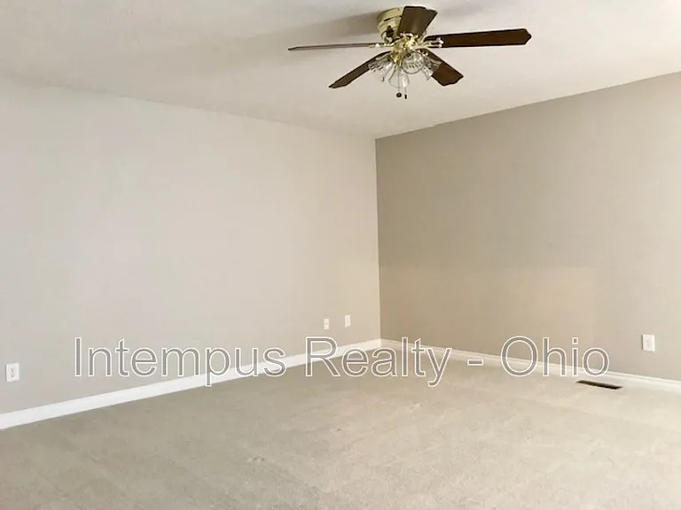 6346 Grassmere Dr — Photo 49