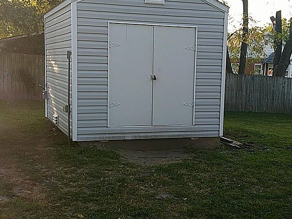 Shed with electricity