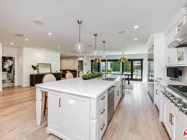 4239 W McFarlane Ave — Photo 3