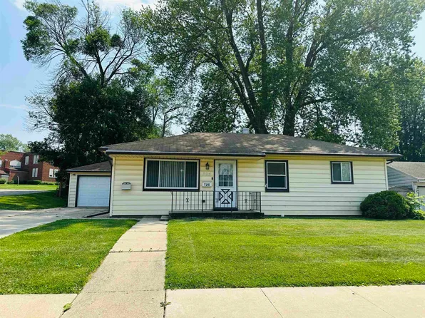 725 E Empire St, Freeport, IL 61032