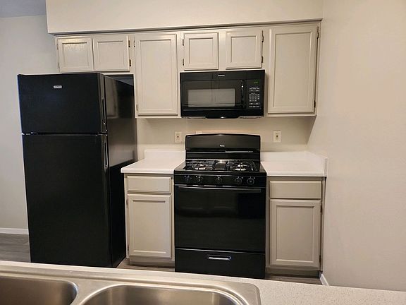3rd image of 4113 Atrisco Dr NW #4201-R