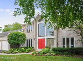 5 Crestview Dr, Deerfield, IL 60015