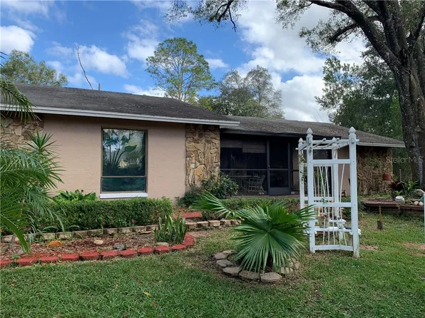 18007 Hanna Rd, Lutz, FL 33549