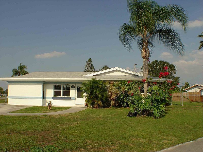 1st image of 191 SE Placita Ct