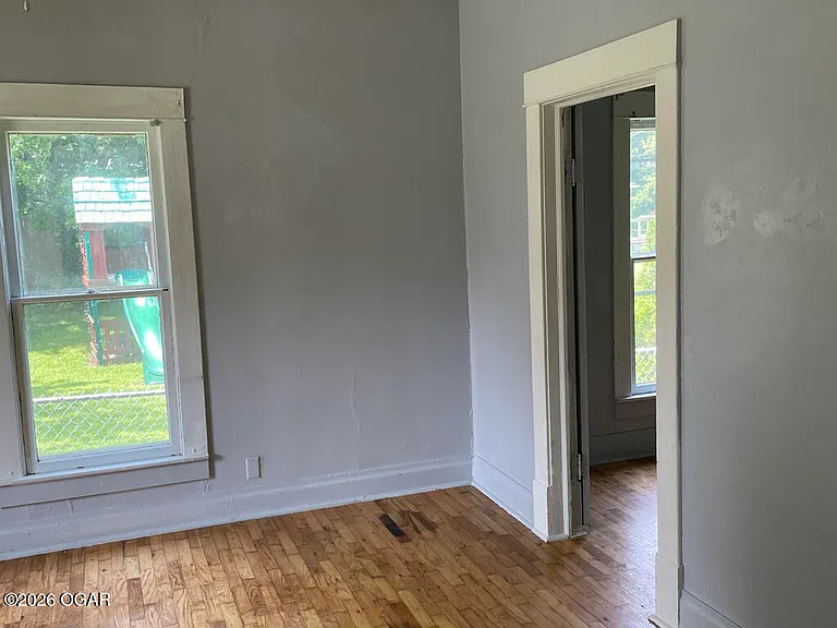 1417 Crow St — Photo 16