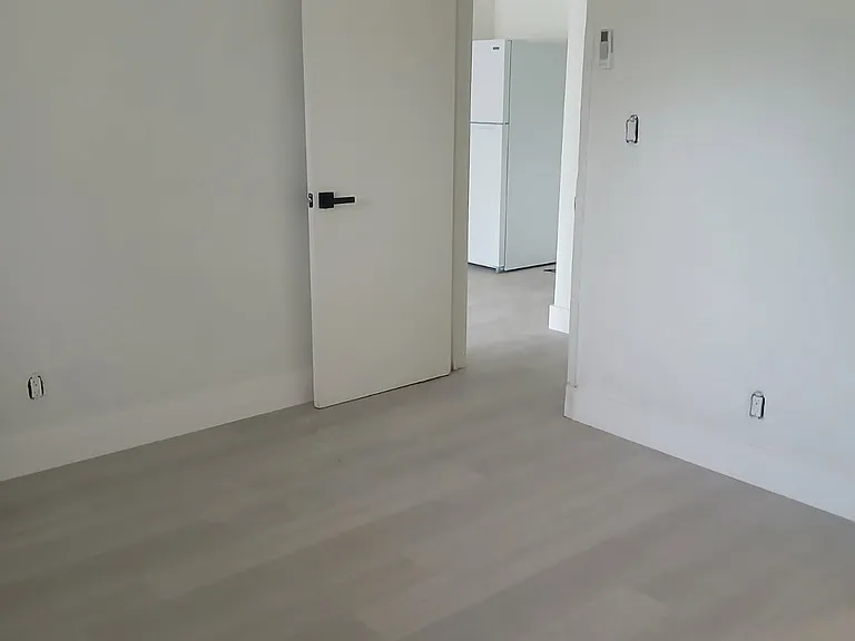 1499 NE 32nd St #3 — Photo 3