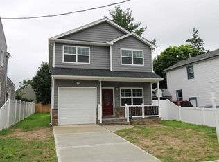 17 E Pennywood Ave, Roosevelt, NY 11575