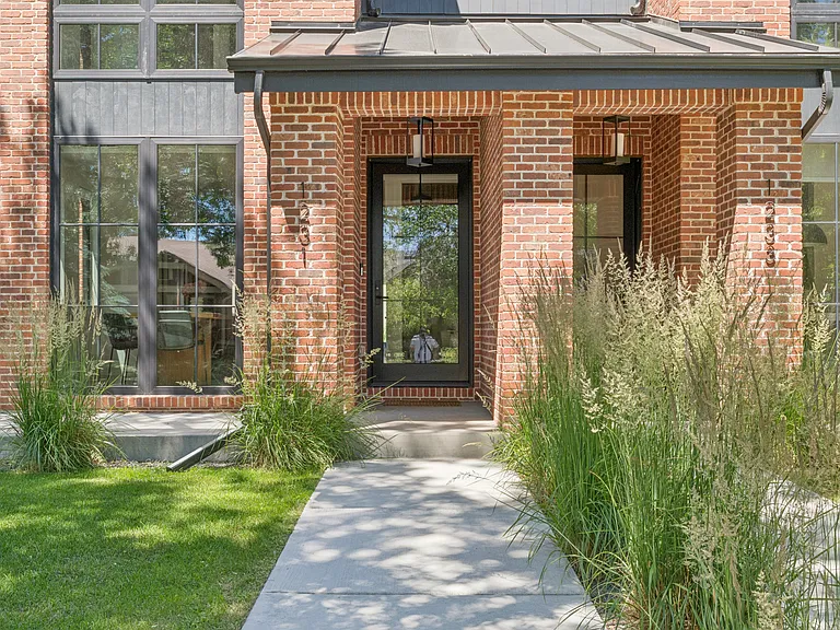 1231 Garfield St — Photo 2