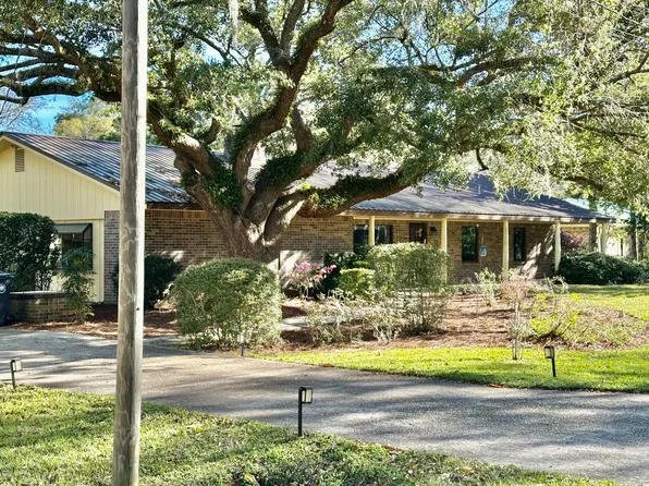 444 Pitts Bayshore Dr, Freeport, FL 32439