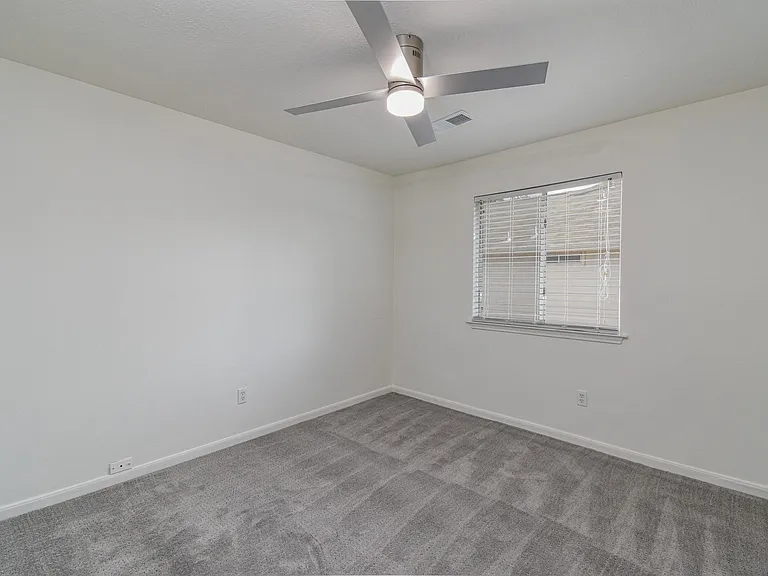 30611 Country Meadows Dr — Photo 26
